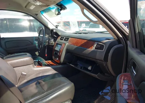 2009 Chevrolet Tahoe Ltz from USA, damaged, VIN 1GNFC33J89R244745